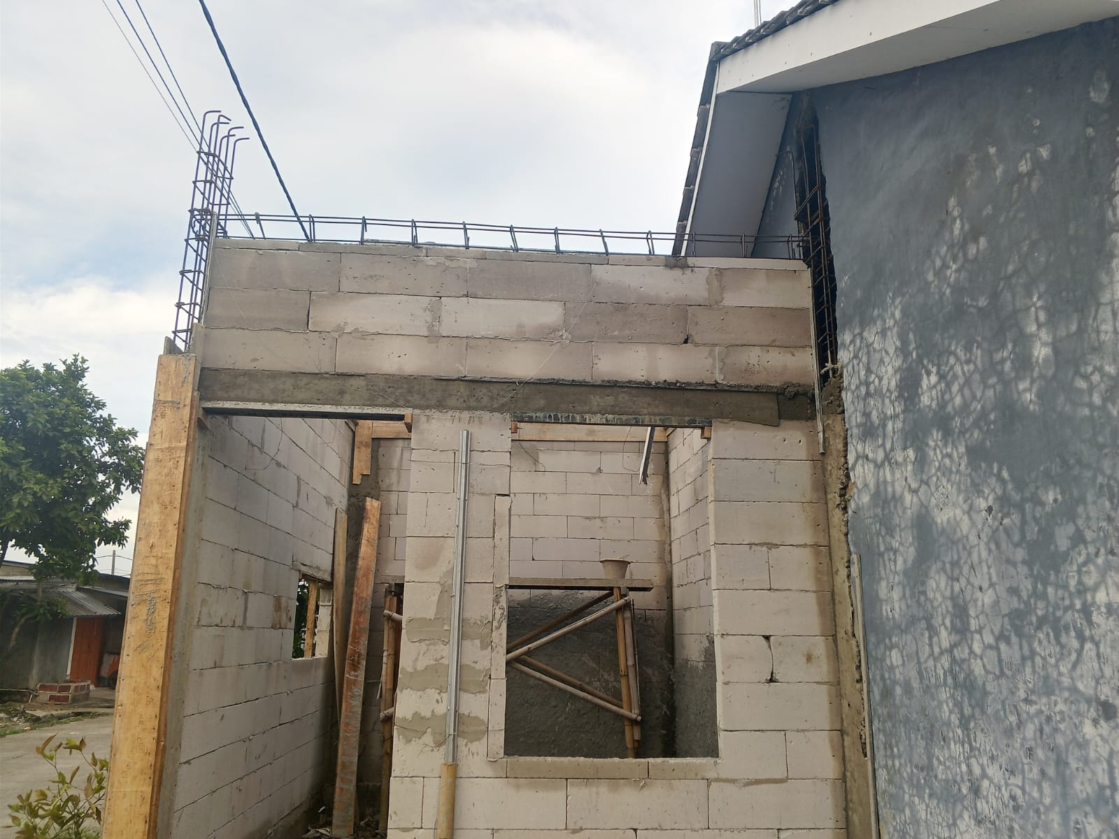 Balok Latei Penopang Dinding Diatas…